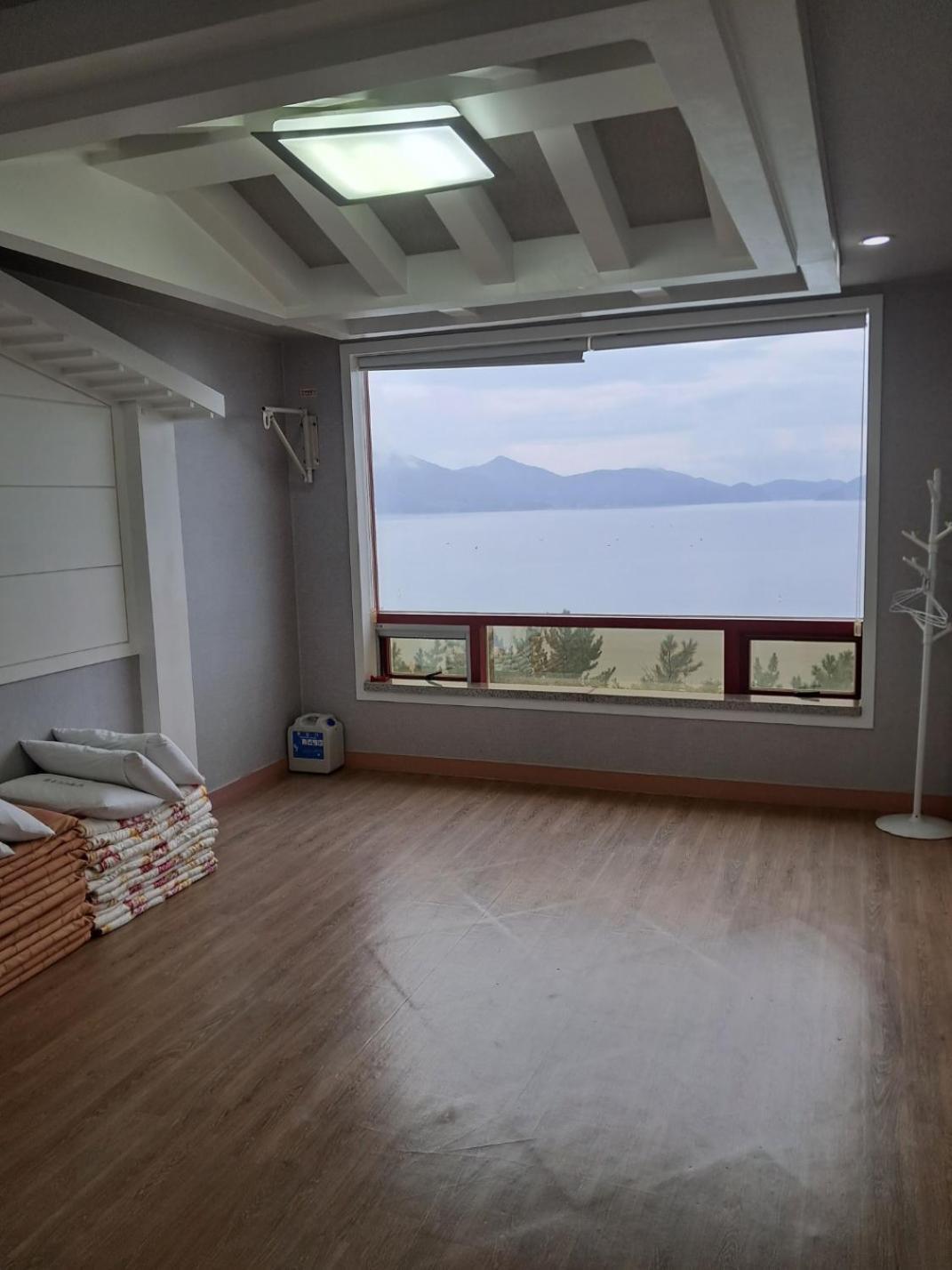 Namhae Beach Hotel エクステリア 写真