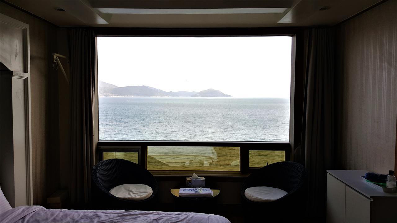 Namhae Beach Hotel エクステリア 写真