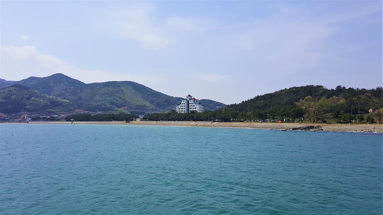 Namhae Beach Hotel エクステリア 写真